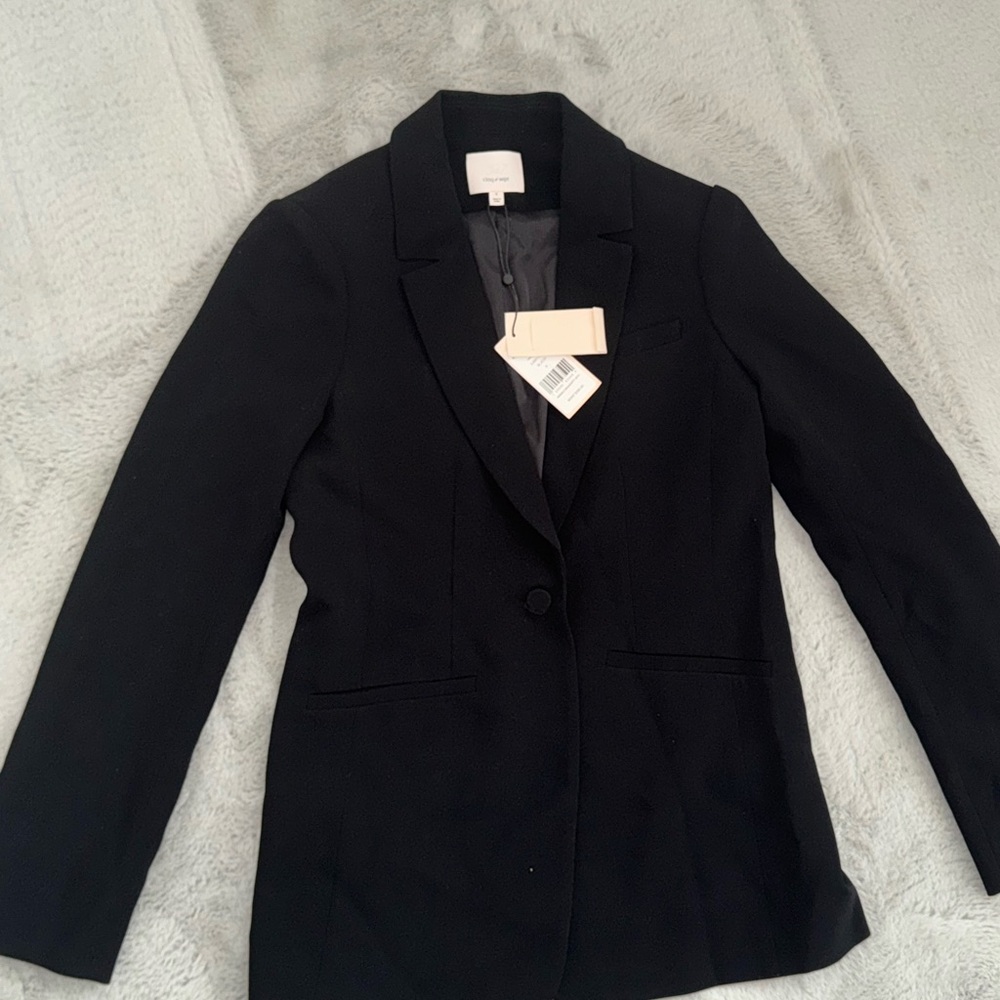 Size 6   Cinq À Sept  black blazer